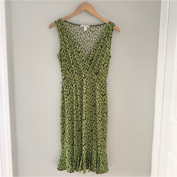 Dressbarn Green/Brown Flowy V-Neck Leaf Dress - Picture 1 of 10